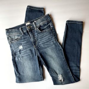 Sneak Peek Highrise Jeans Distressed Size 5